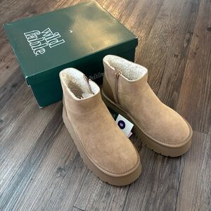 NWT Wild Fable Camel Suede Ankle Boots Size 6